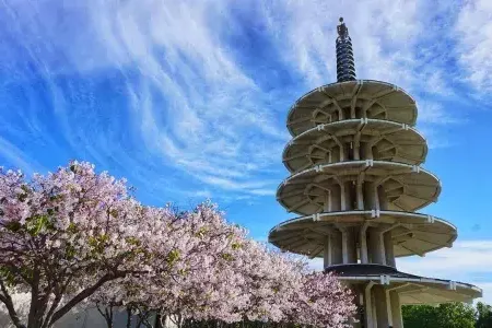 ジャパンタウンの平和塔