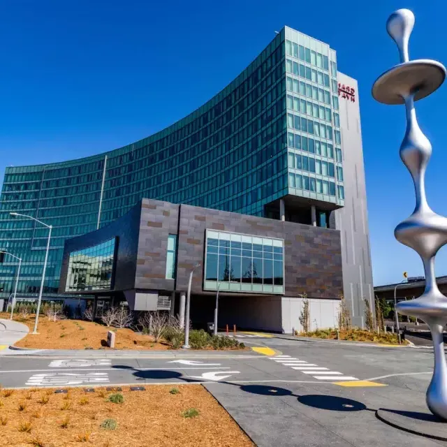 Kohei Nawa's Ether can be seen outside of the SFO Gr和 Hyatt